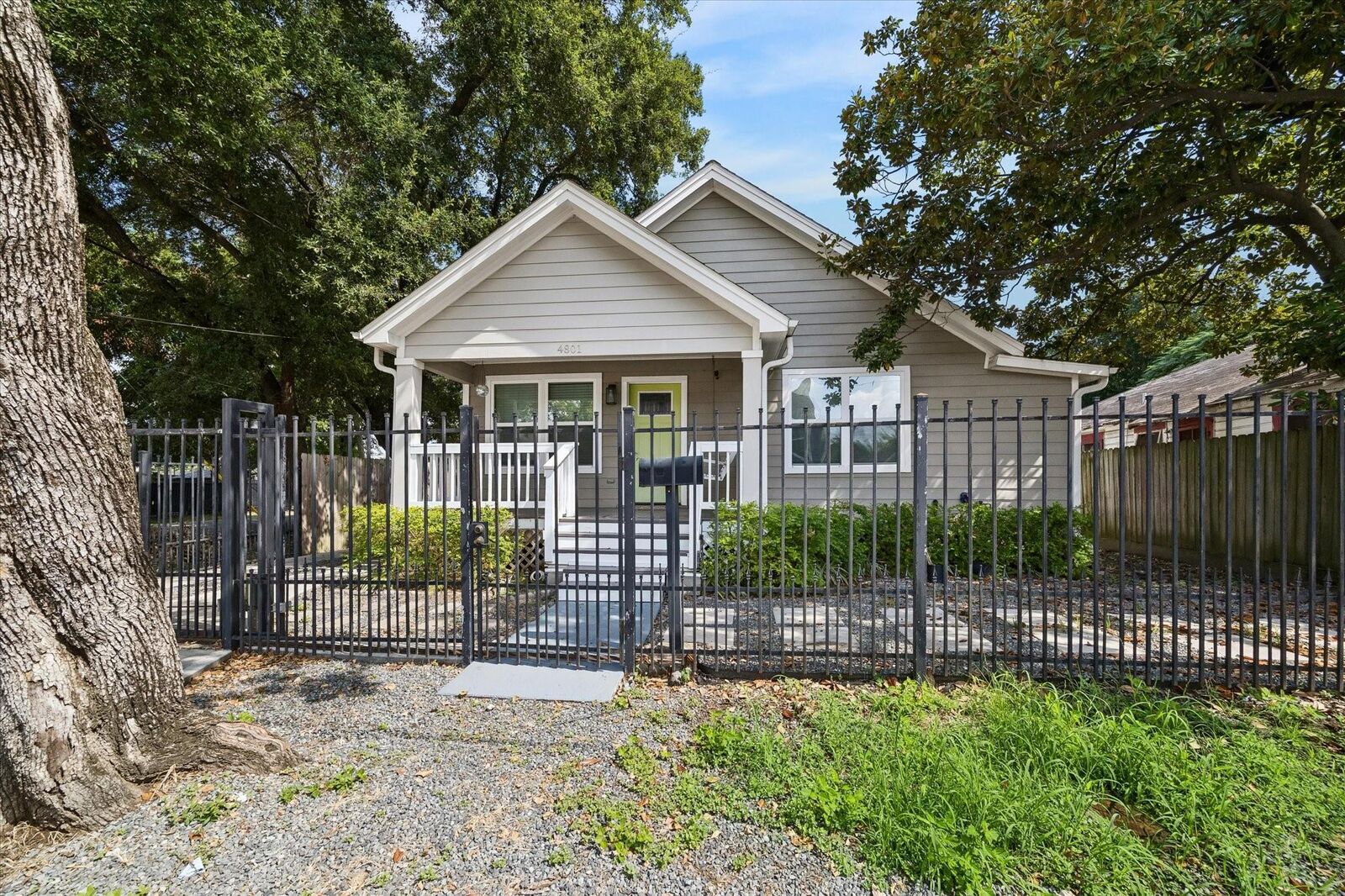 Property Photo:  4801 Avenue H  TX 77011 