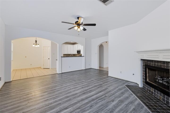 Property Photo: 7931 Cardinal Landing Lane TX 77433