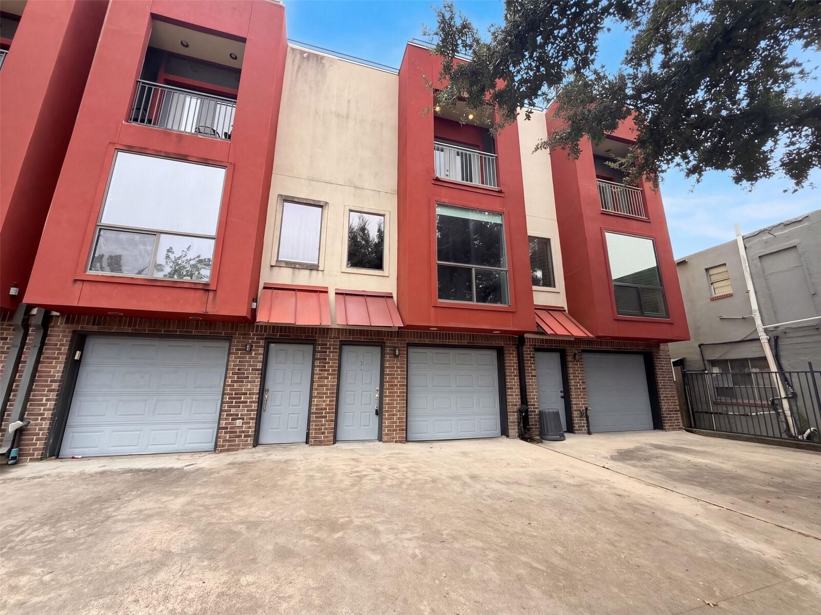 Property Photo: 310 S Jensen Drive 2 TX 77003