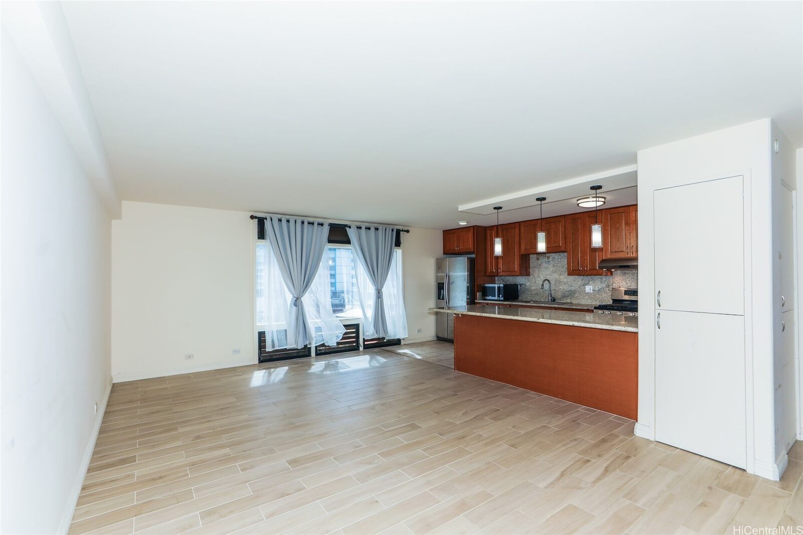 Property Photo:  910 Ahana Street 507  HI 96814 
