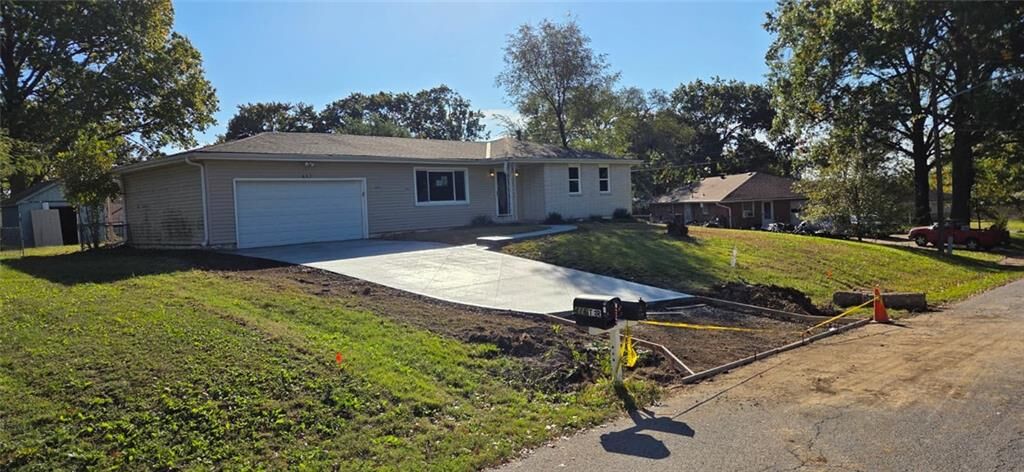 Property Photo:  417 S 76th Terrace  KS 66111 