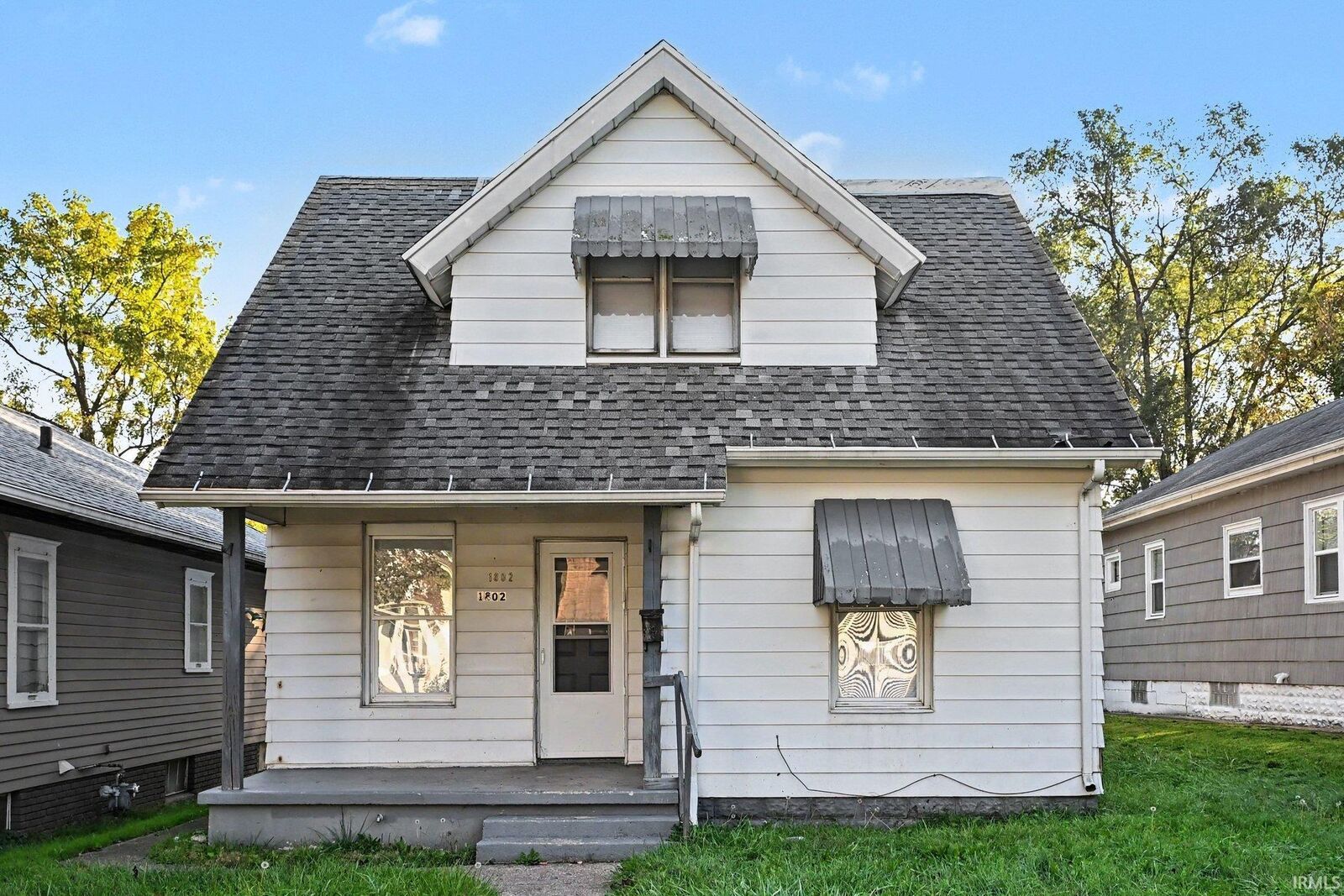 Property Photo:  1802 S Taylor Street  IN 46613-2032 