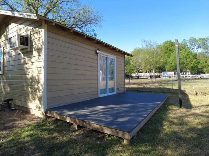 Property Photo:  723 Quinlan St  TX 78028 