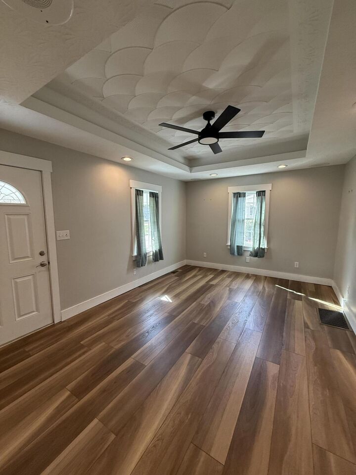 Property Photo:  216 Cathedral  KY 40004 