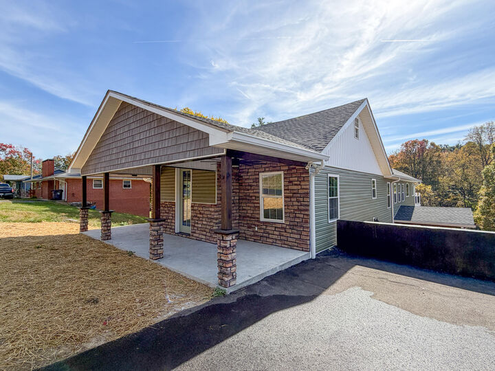 Property Photo:  149 Falls Street  KY 40741 
