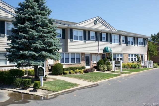 Property Photo: 1355 Roanoke Avenue 11rf NY 11901