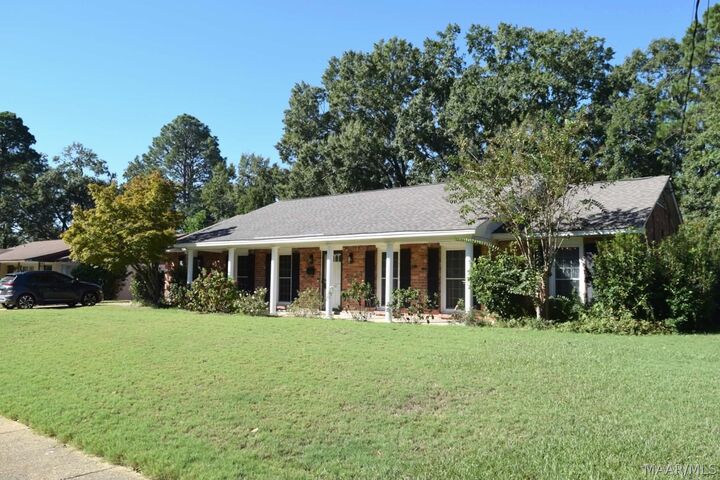Property Photo:  512 Bellehurst Drive  AL 36109 