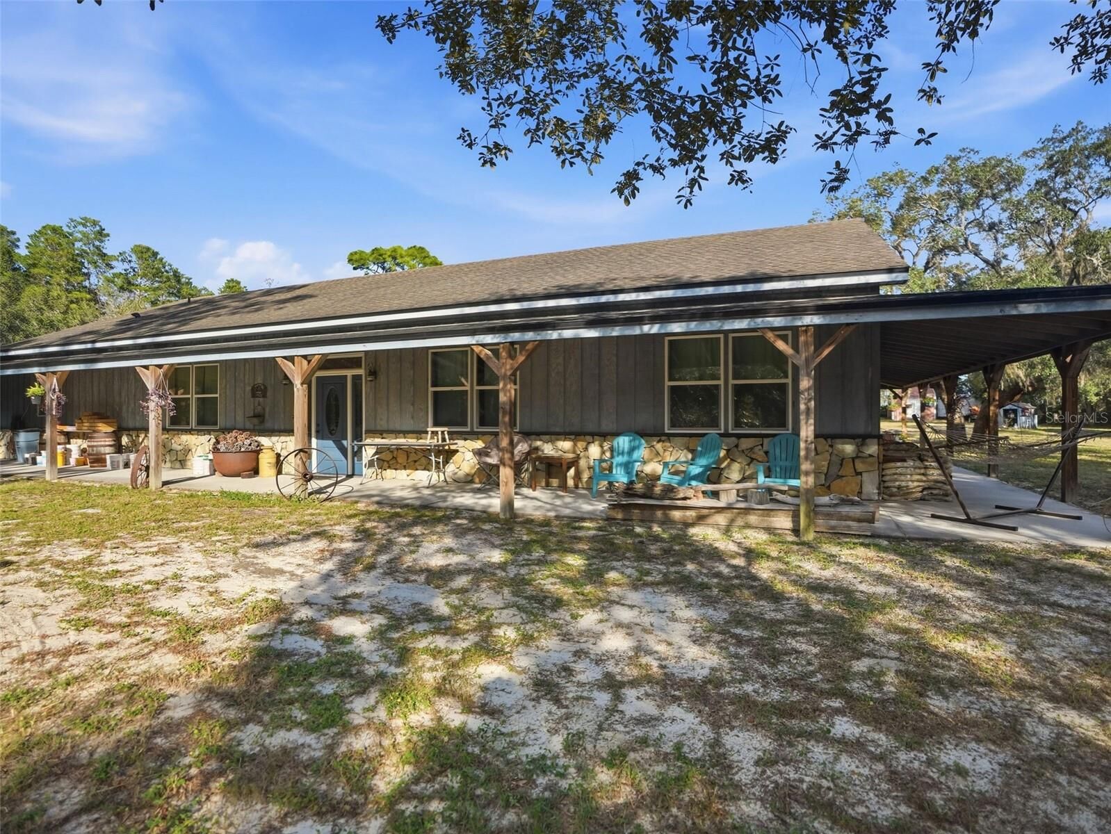 Property Photo:  15432 Dennis Drive  FL 34669 