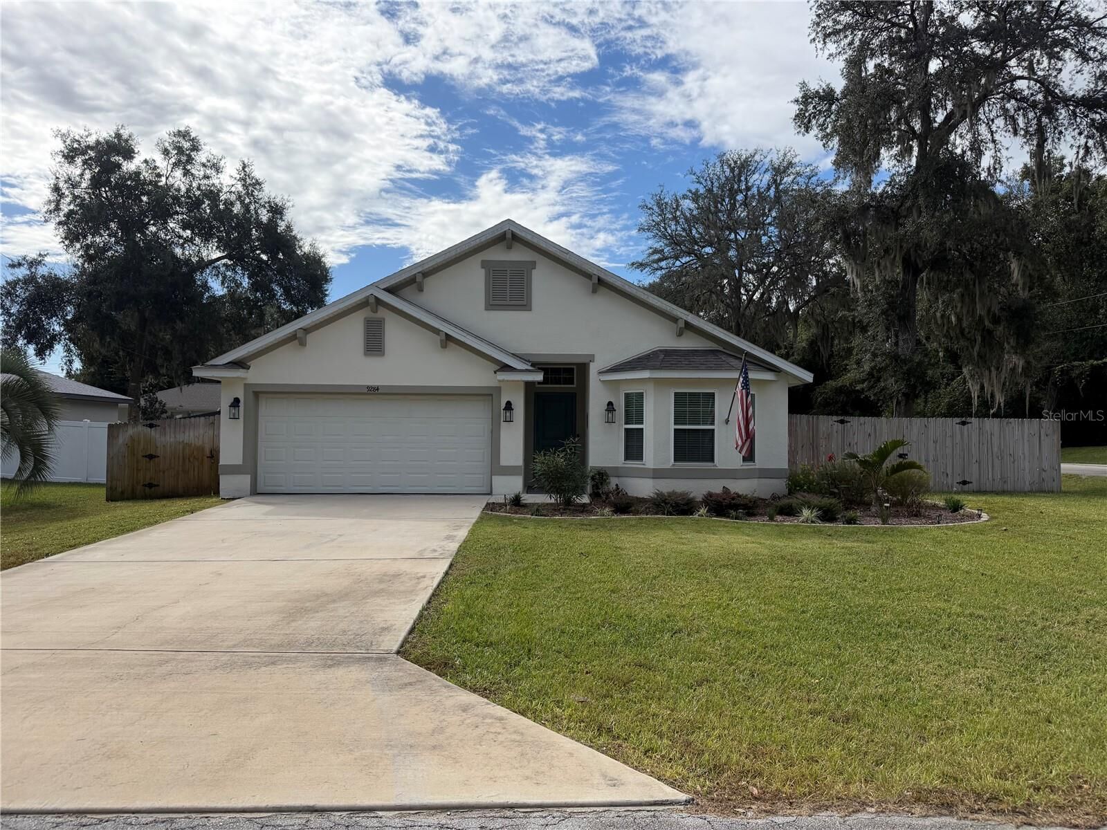 Property Photo:  9284 SE 161st Place  FL 34491 