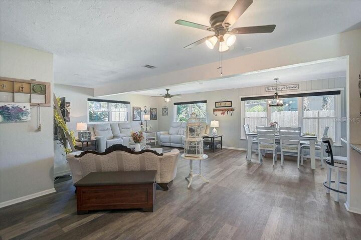 Property Photo:  3103 Browning Street  FL 34237 