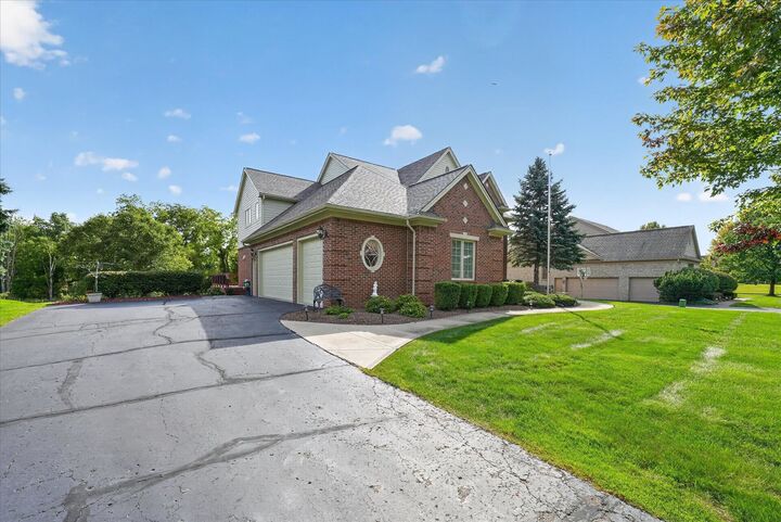Property Photo:  4487 Boxwood Court  MI 48306 
