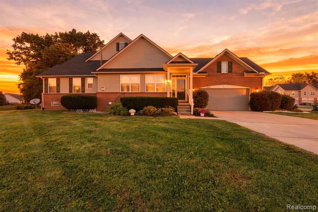 Property Photo: 30020 Trail Creek Drive MI 48164 7803