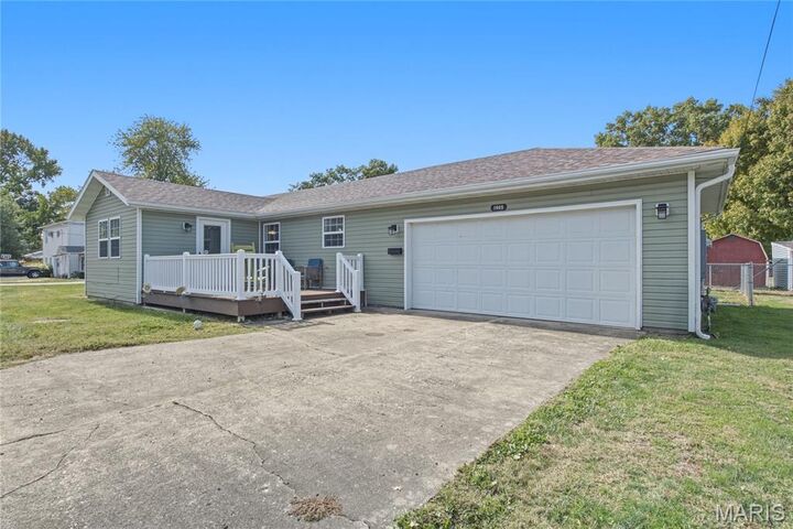 Property Photo:  1905 N Jackson Street  IL 62056 