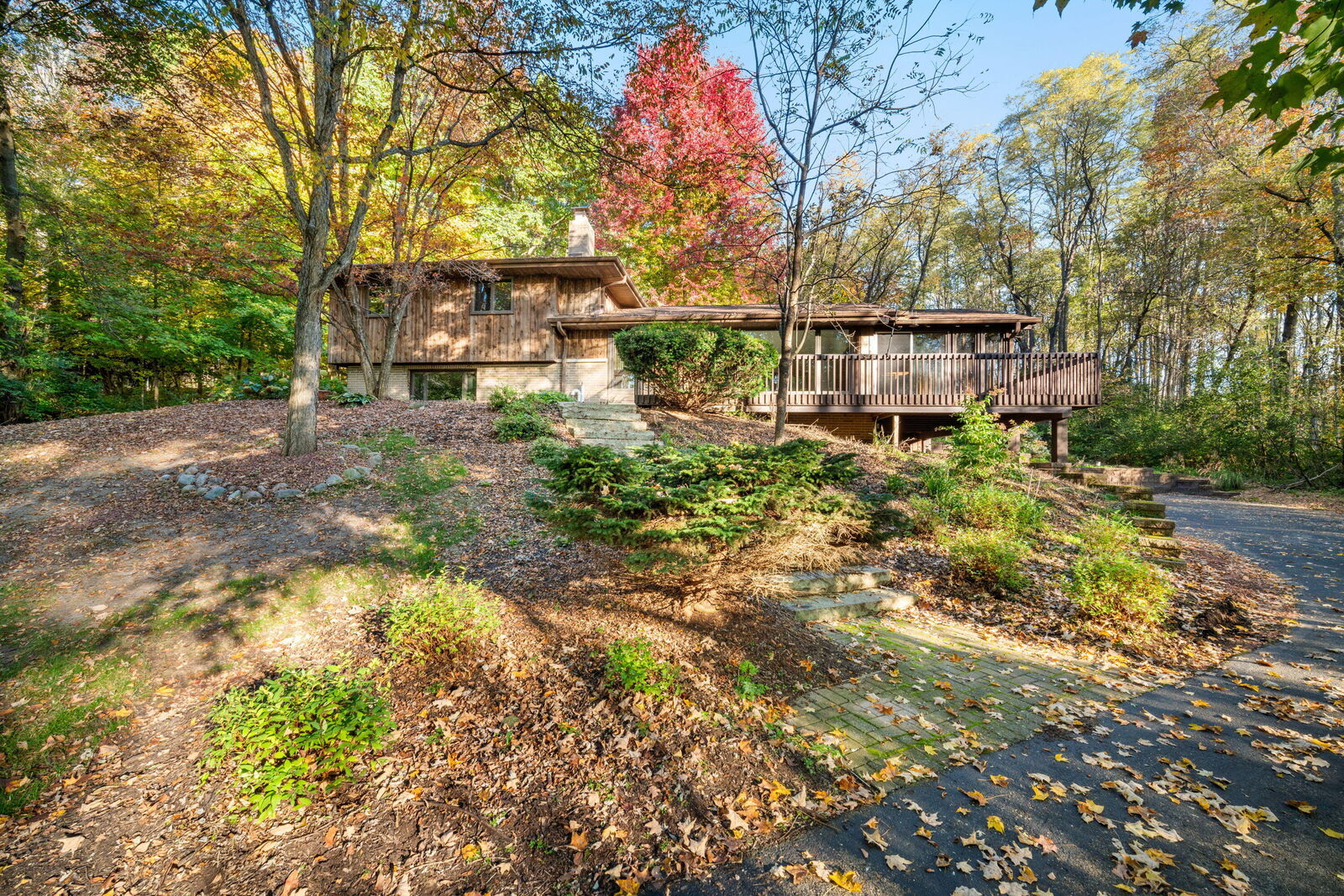 Property Photo:  S46w22328 Tansdale Rd  WI 53189 