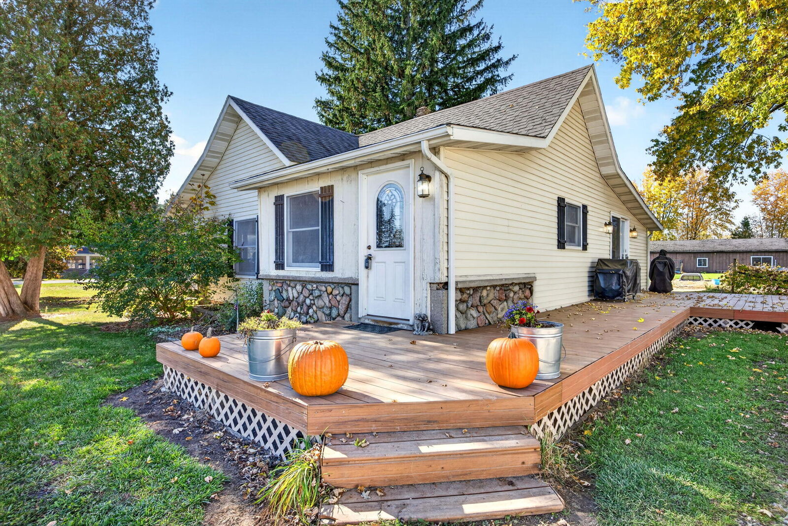 Property Photo:  3522 9 Mile Road  MI 49340 