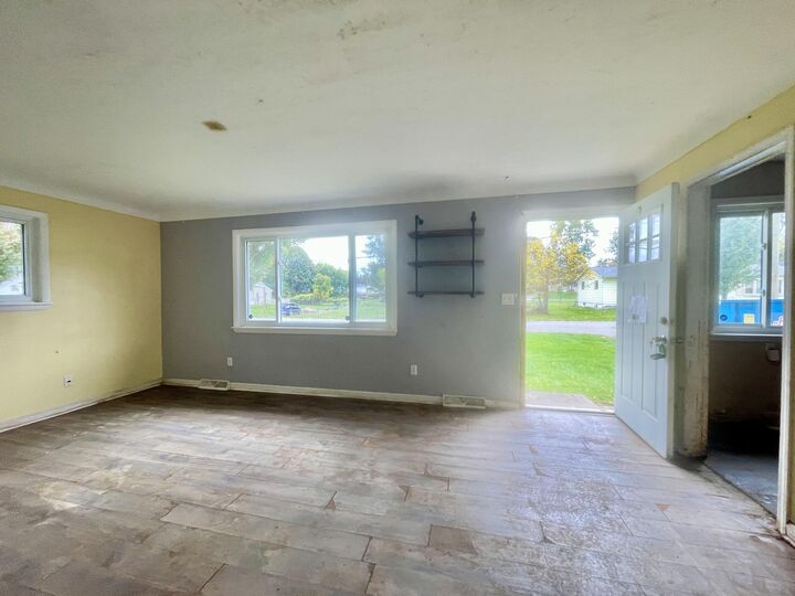Property Photo: 240 Hillside Avenue MI 49203