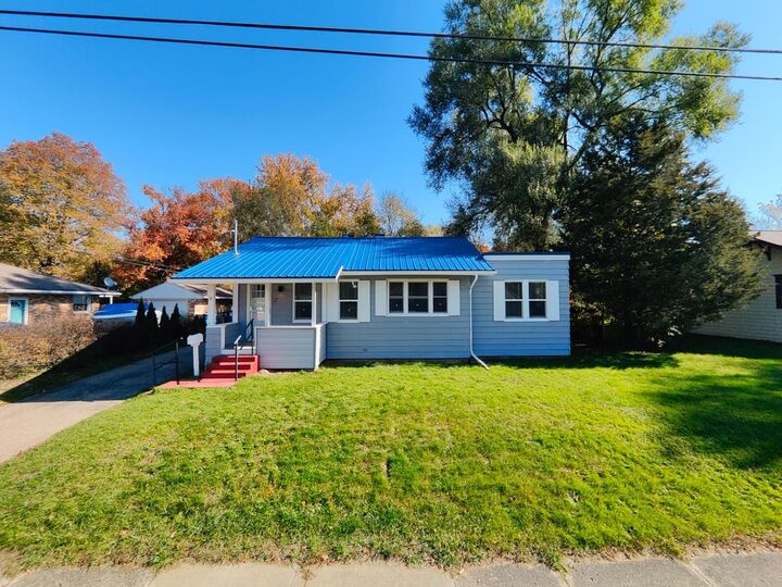 Property Photo:  37 S Mason Avenue S  MI 49037 