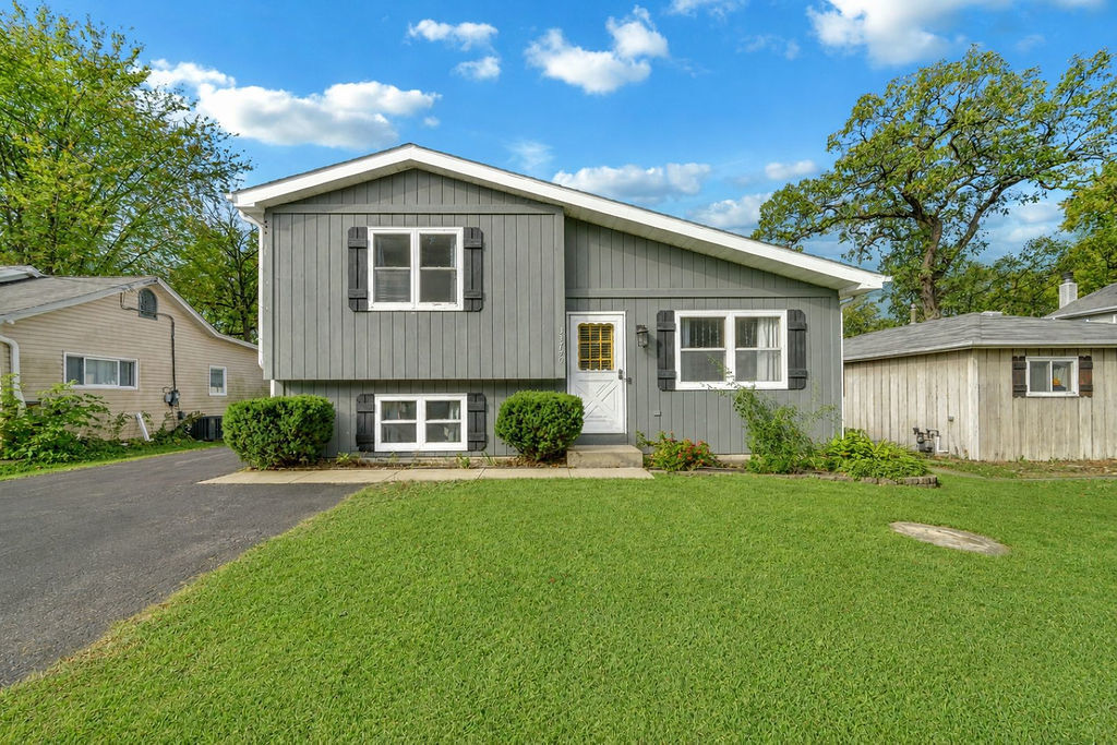 Property Photo:  33790 N 2nd Street  IL 60030 