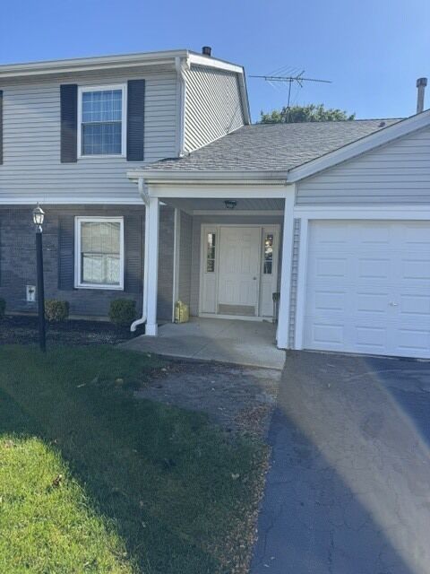 Property Photo:  303 Newport Lane D1  IL 60103 