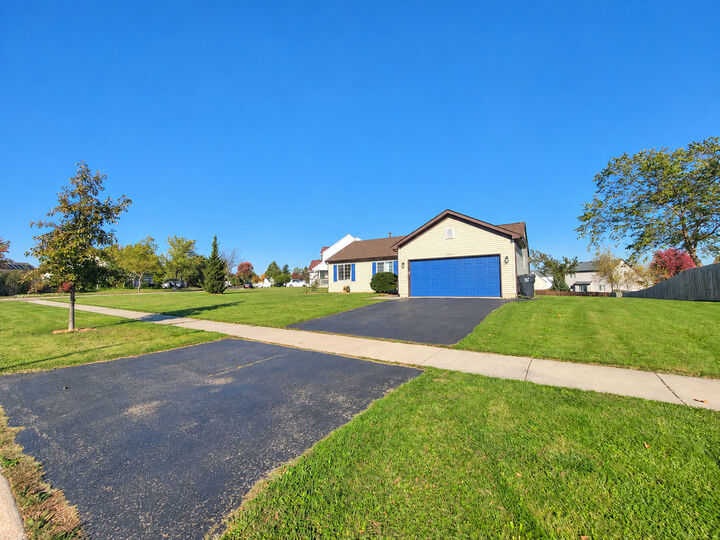 Property Photo: 1911 Sunshine Court IL 60099