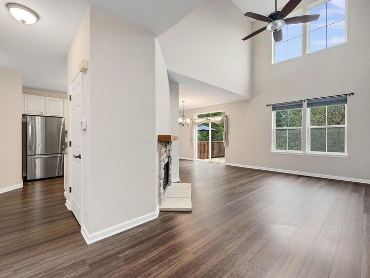 Property Photo:  145 Tanglewood Drive  IL 60137 