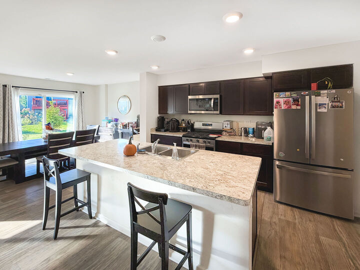 Property Photo: 737 Wellington Lane 737 IL 60013
