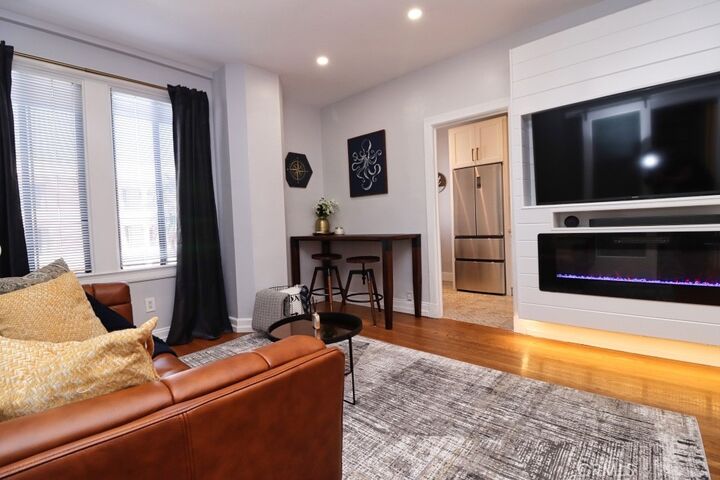 Property Photo: 315 W 3rd CA 90802