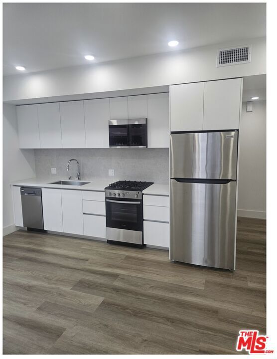 Property Photo: 3451 Motor Avenue 201 CA 90034