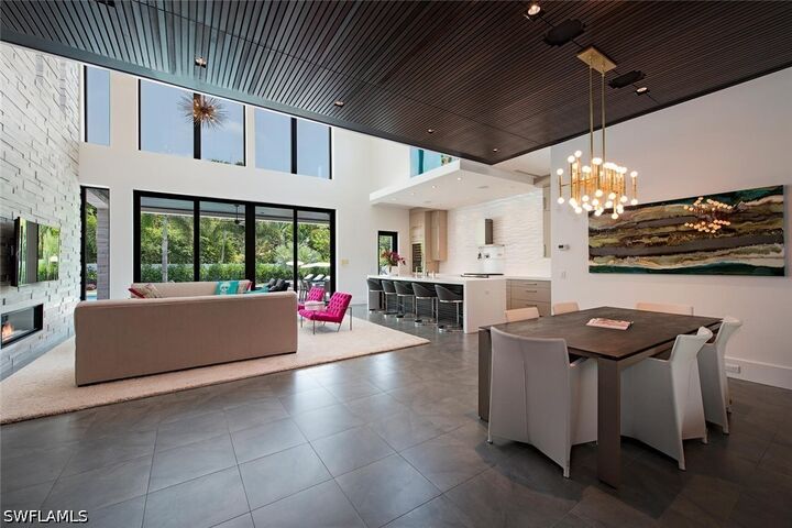Property Photo: 688 3rd Street N FL 34102