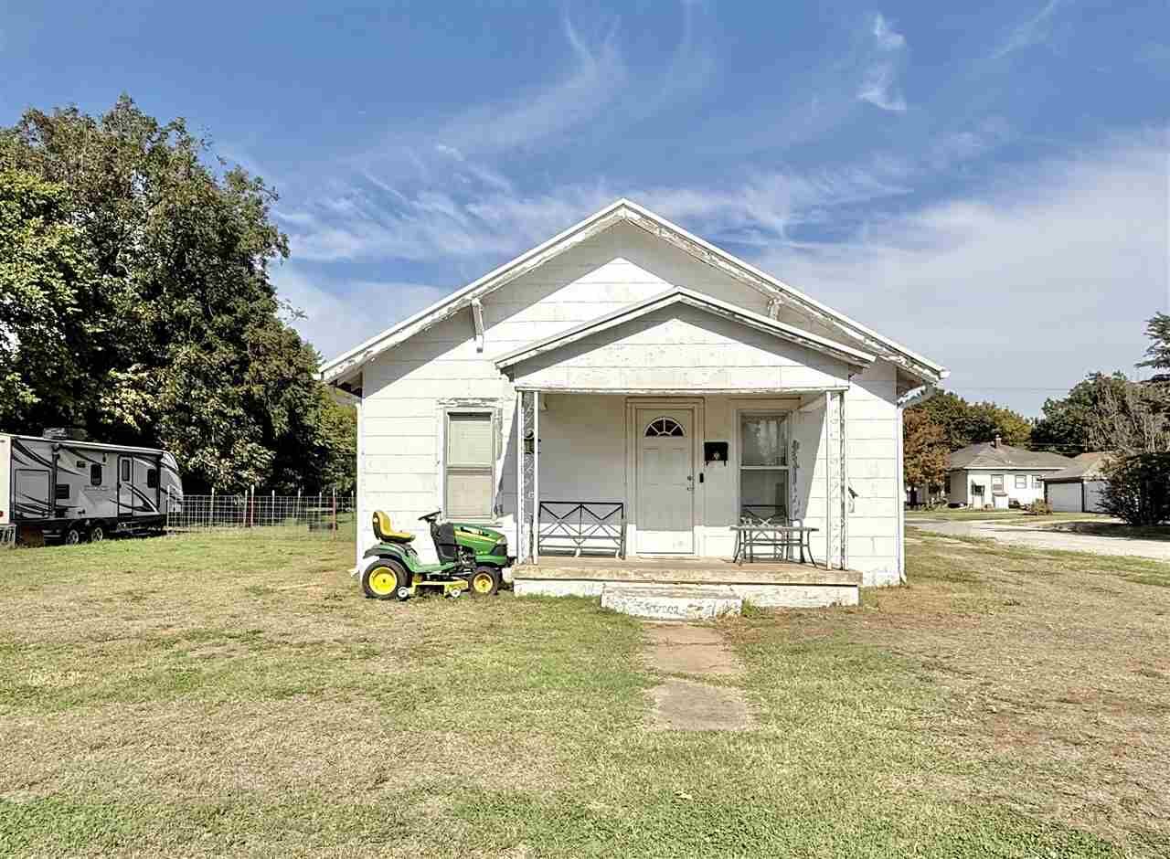 Property Photo:  902 W College Avenue  OK 74631 