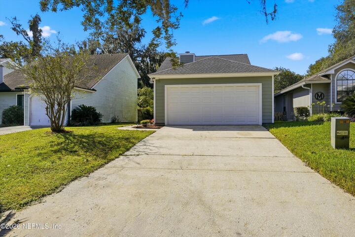 Property Photo:  11736 Valley Garden Drive  FL 32225 