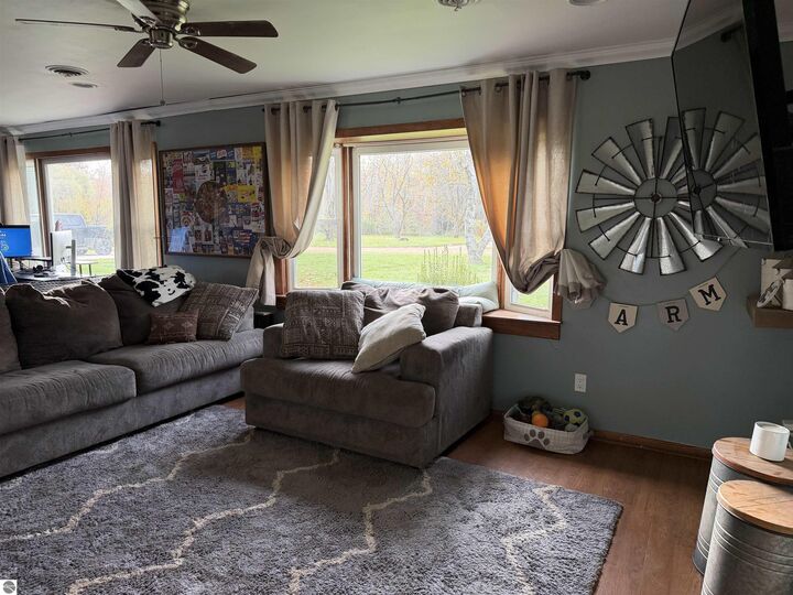 Property Photo: 4903 E Valley Road MI 48858