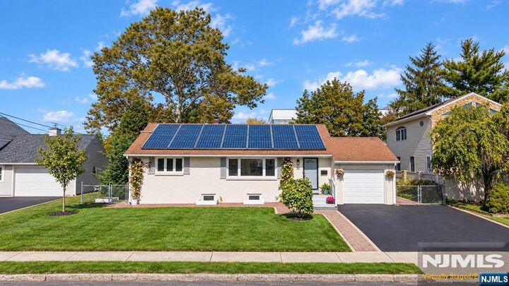 Property Photo:  10 Homestead Road  NJ 07407 