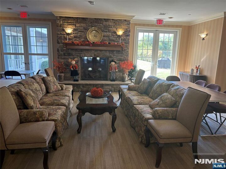 Property Photo:  5 E Tenakill Park 303  NJ 07626 