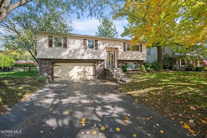 Property Photo: 1663 Archwood Lane OH 43614