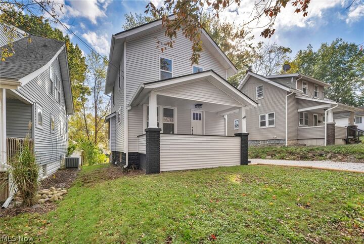 Property Photo: 448 Allenford Street OH 44314