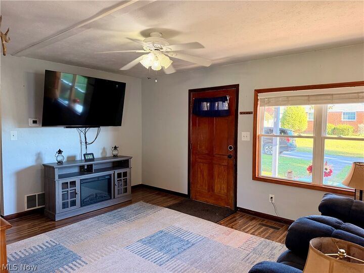 Property Photo:  1404 42nd Street  WV 26104 