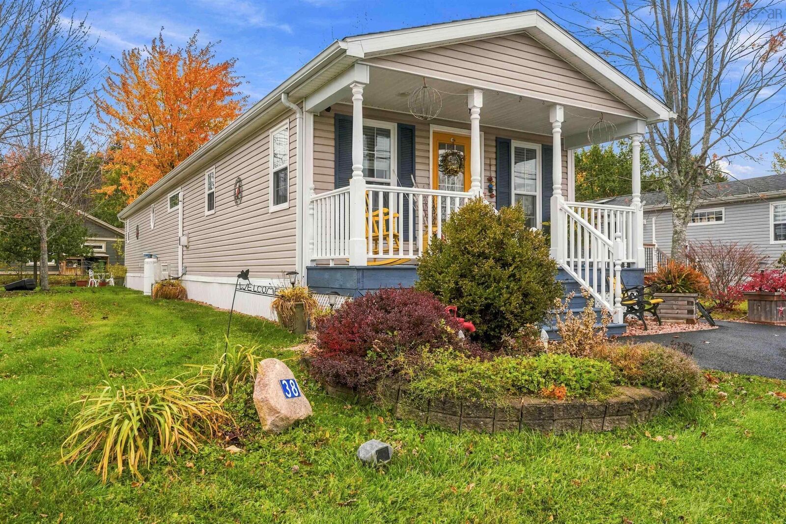 Property Photo: 38 Irven Drive NS B0N 2T0