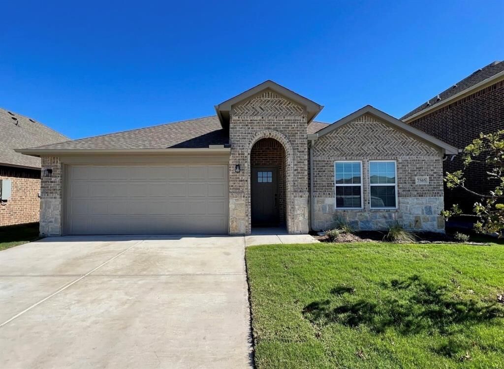 Property Photo: 7505 Scott Lane TX 75402