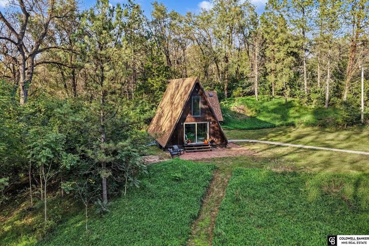 Property Photo:  801 Livingston Road  NE 68048 