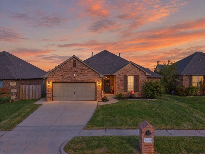 Property Photo: 14108 Georgian Way OK 73099