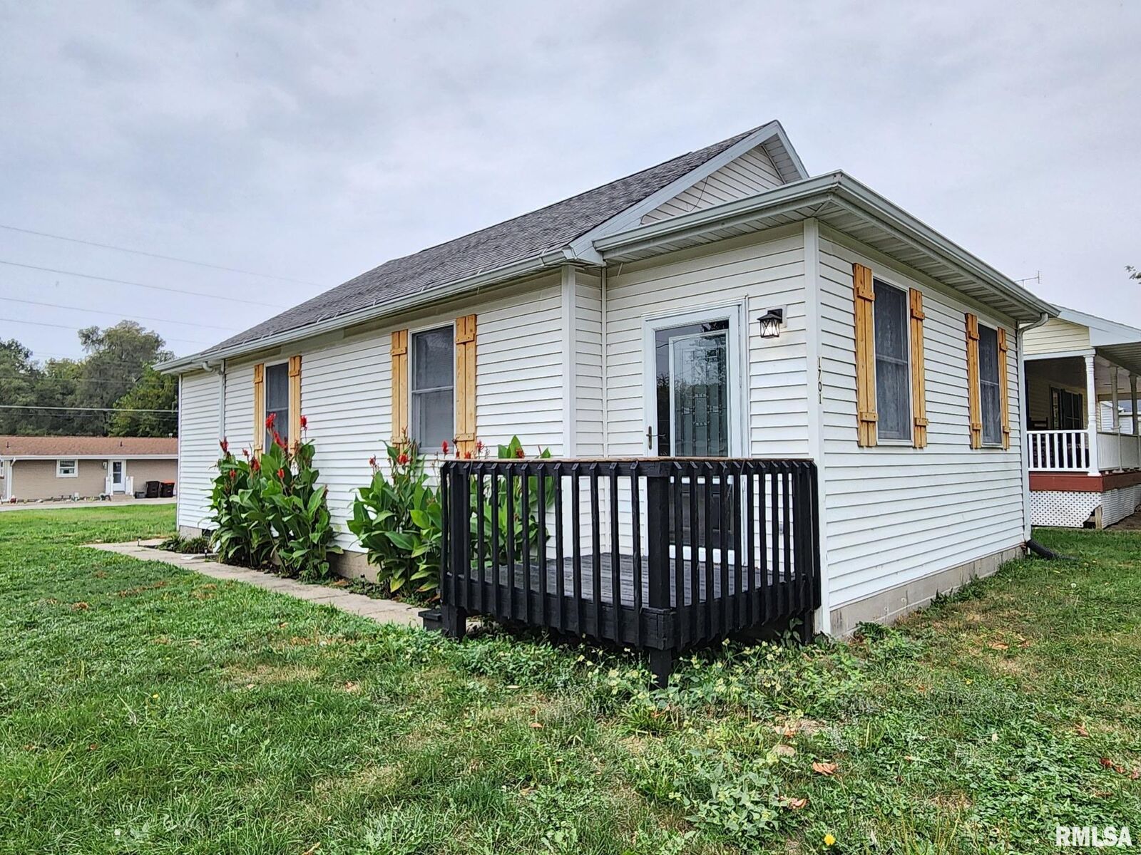Property Photo: 1701 N Logan Street IL 62656