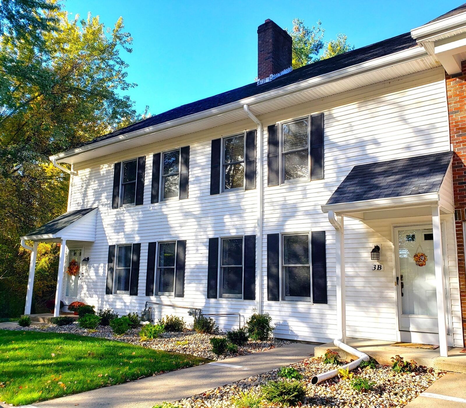 Property Photo:  3 Castle Hill Rd B  MA 01001 
