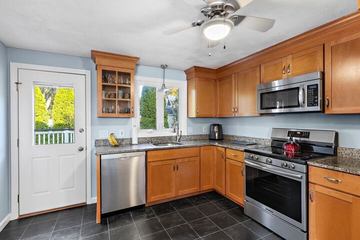 Property Photo:  31 Greenview St  RI 02864 