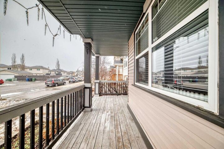 Property Photo:  31 Coventry Road NE  AB T3K 5M9 