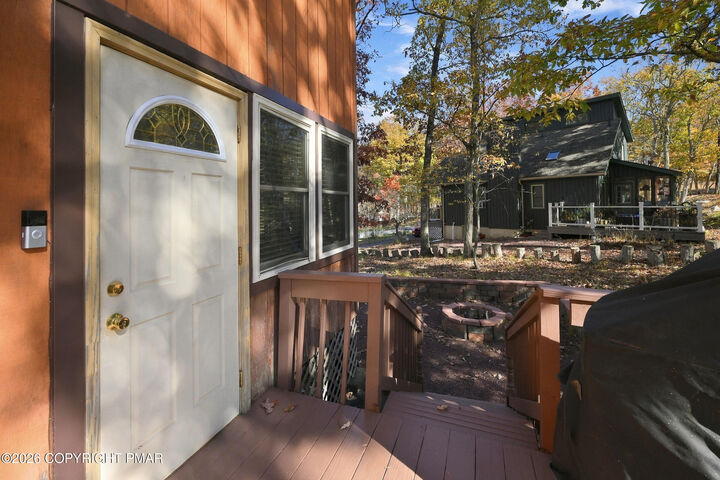 Property Photo: 122 Dover Drive PA 18324