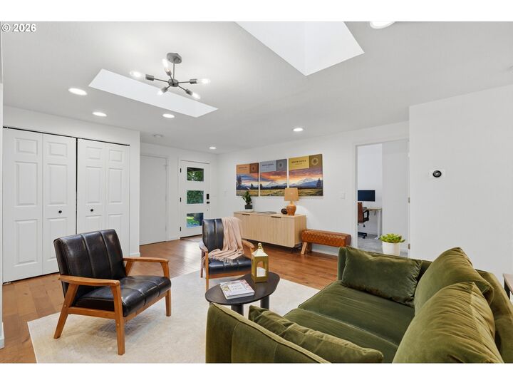 Property Photo: 5711 McEwan Rd OR 97035