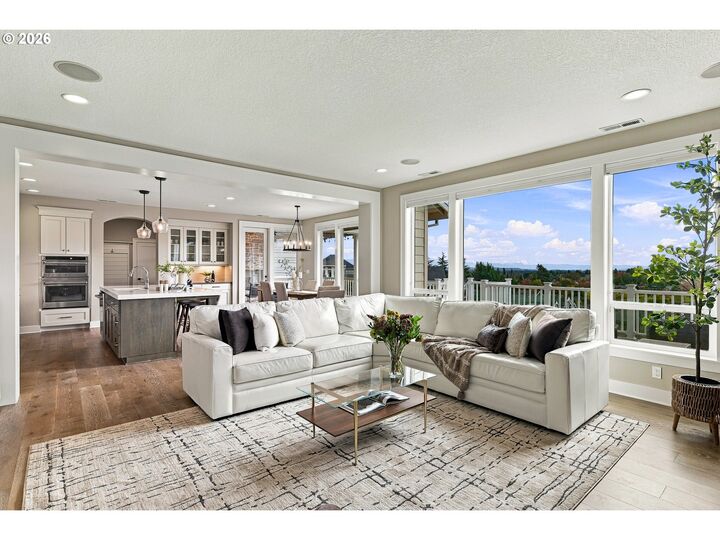 Property Photo:  5122 Heron Dr  OR 97068 