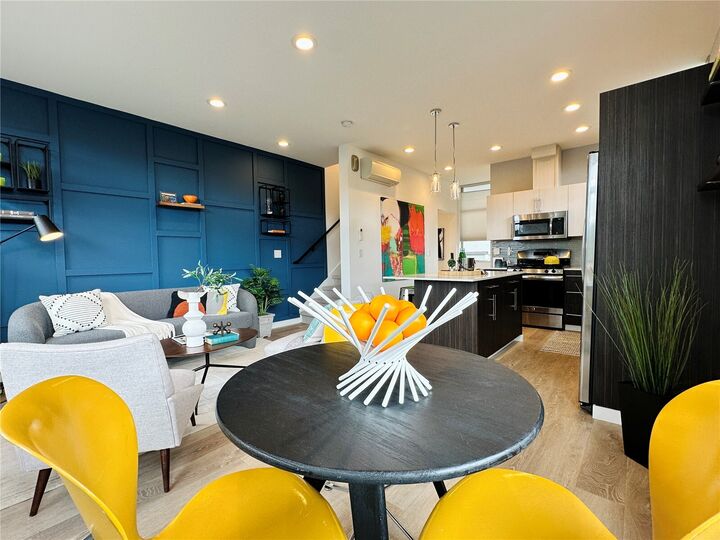 Property Photo:  3638  Courtland Place S B  WA 98144 
