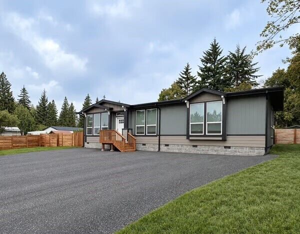 Property Photo:  20 E Parkway Boulevard  WA 98584 